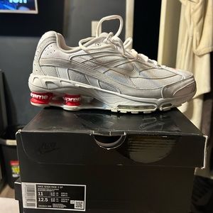 Nike supreme shocks